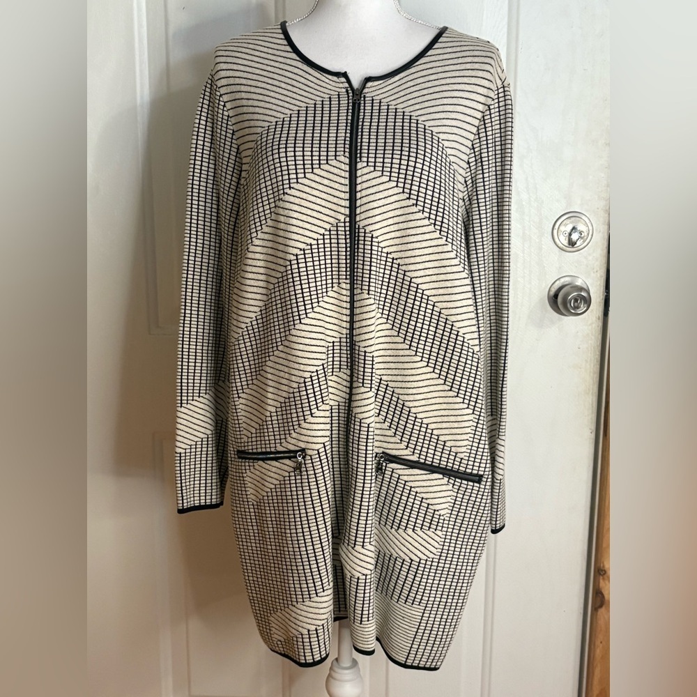 Nic & Zoe Black and Cream Printed Faux Leather Trim Zip Front Dress Size Medium